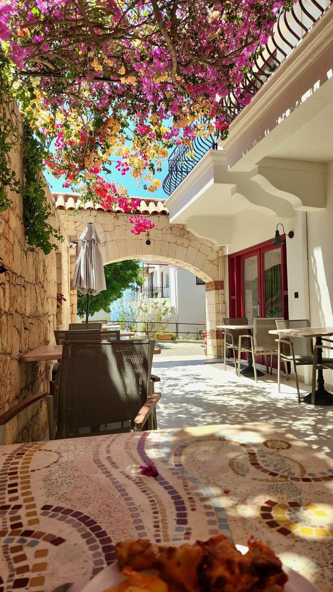 Hotel Begonvil Kas Bagian luar foto